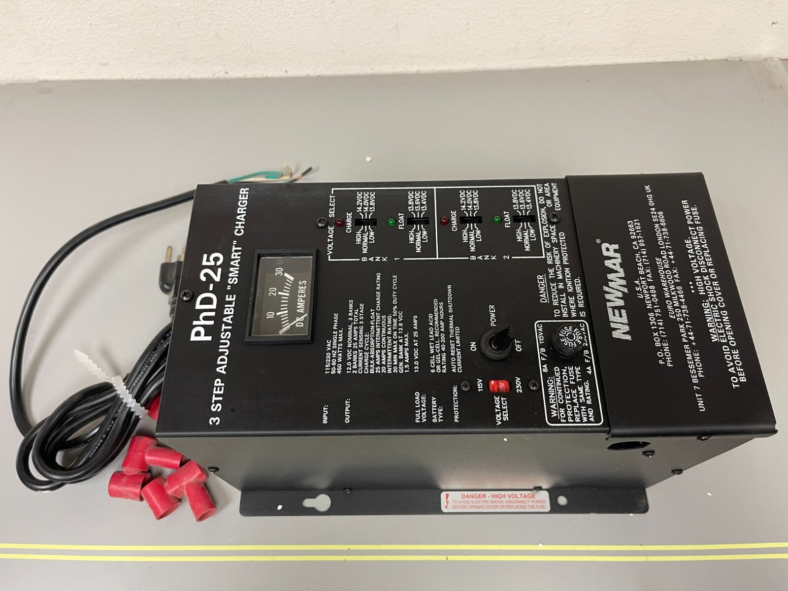 *NEW OEM* 0720 Newmar 30 DC Amperes PHD-25 Battery Charger 445-0250-0
