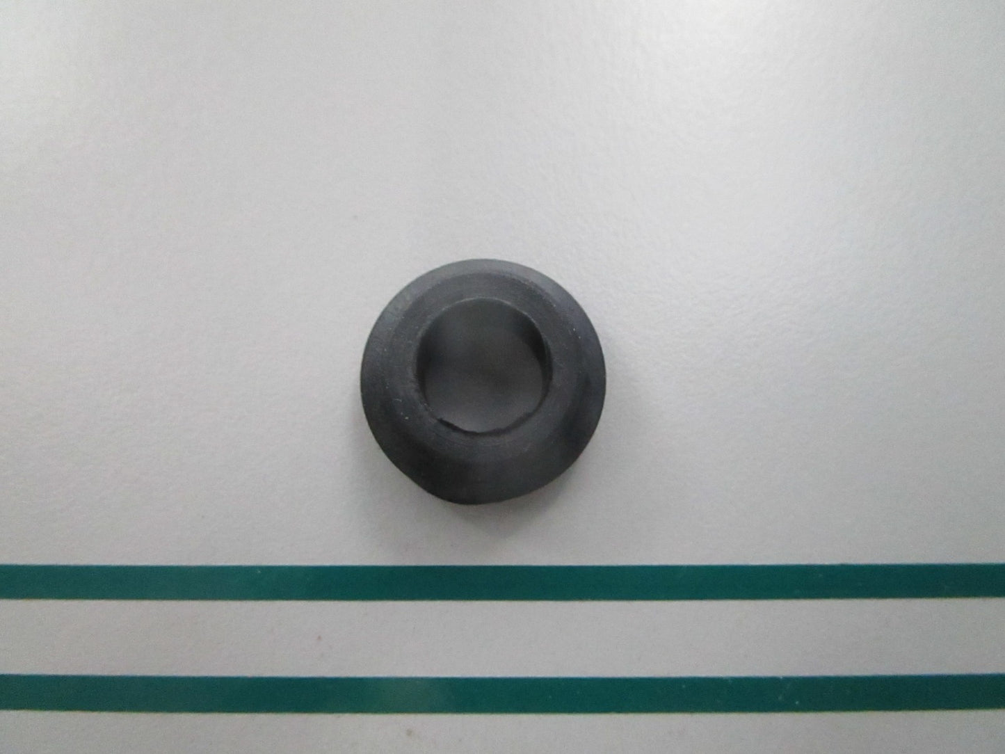 NEW OEM 25-80515M Mercury Quicksilver Grommet 0810