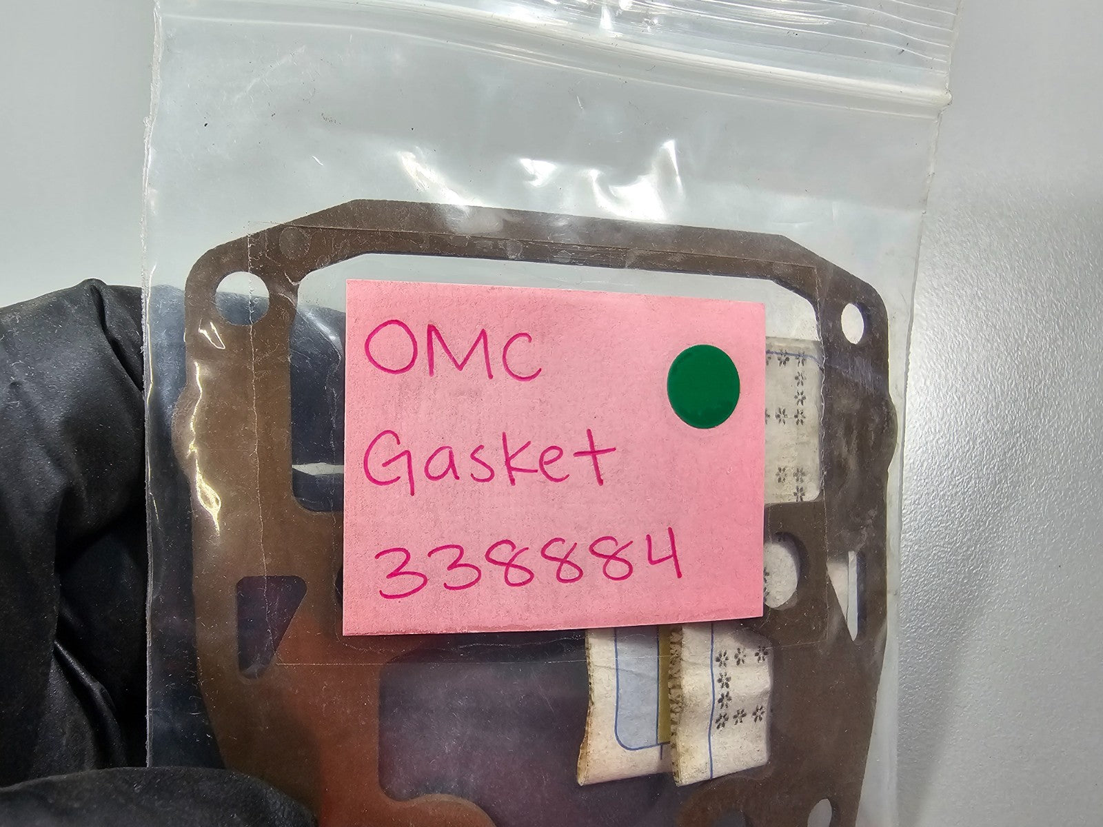 NEW OEM 338884 0338884 OMC Johnson Evinrude Gasket 0810