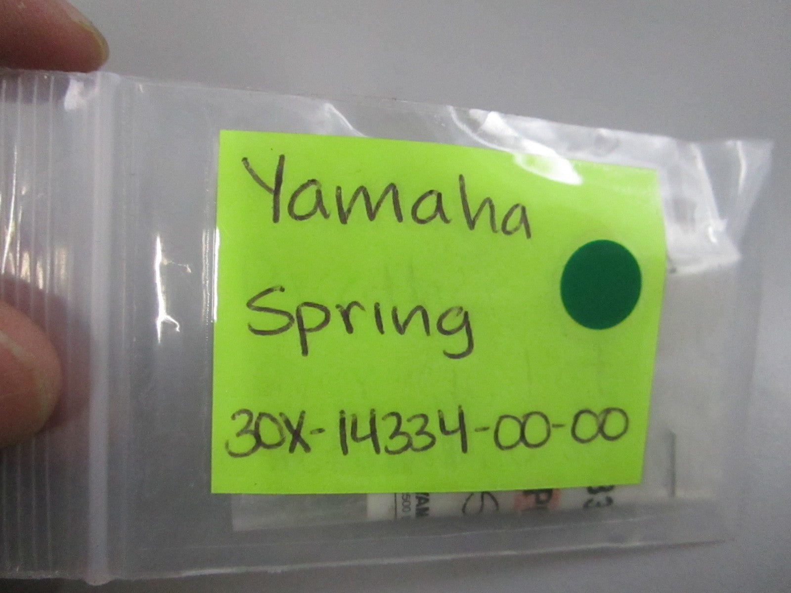 NEW OEM 30X-14334-00-00 Yamaha Spring 0810
