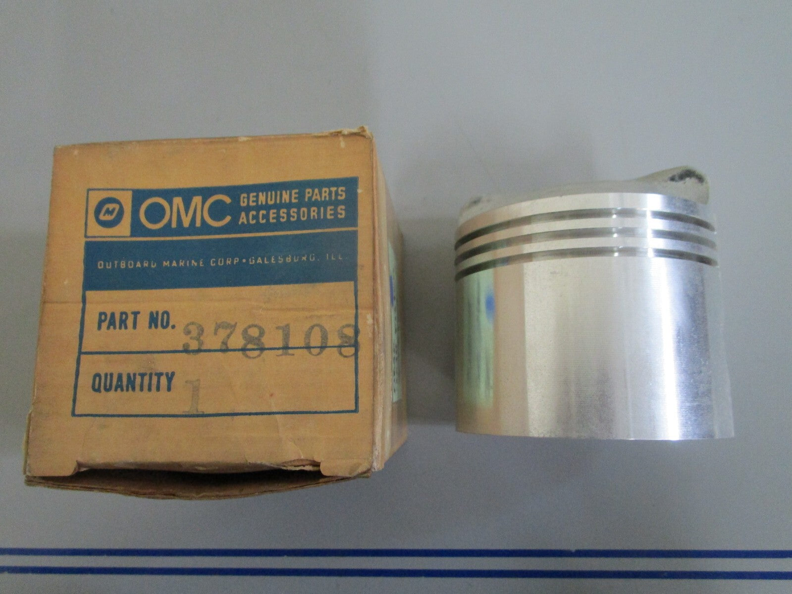 *NEW OEM* 0820 OMC Johnson Evinrude .040 Piston 378108 0378108 307076
