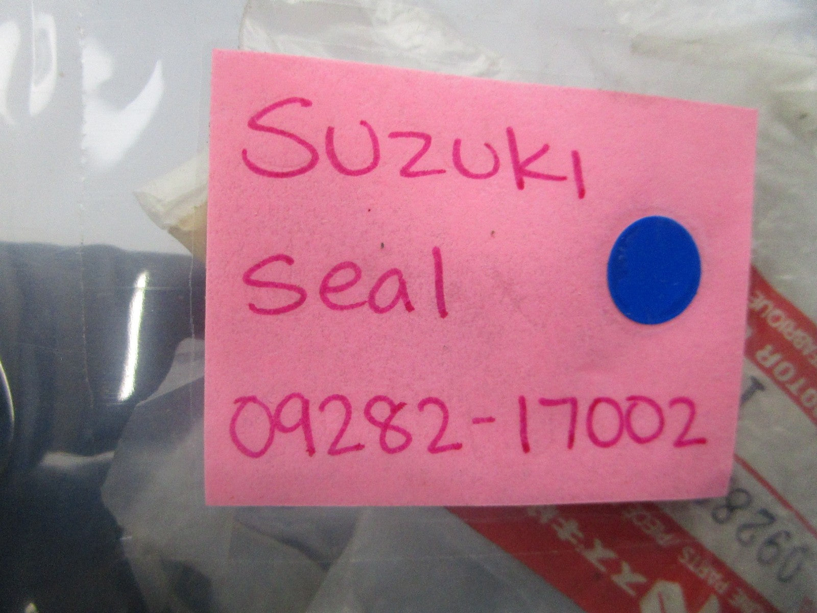 *NEW OEM* 0810 Suzuki Seal 09282-17002