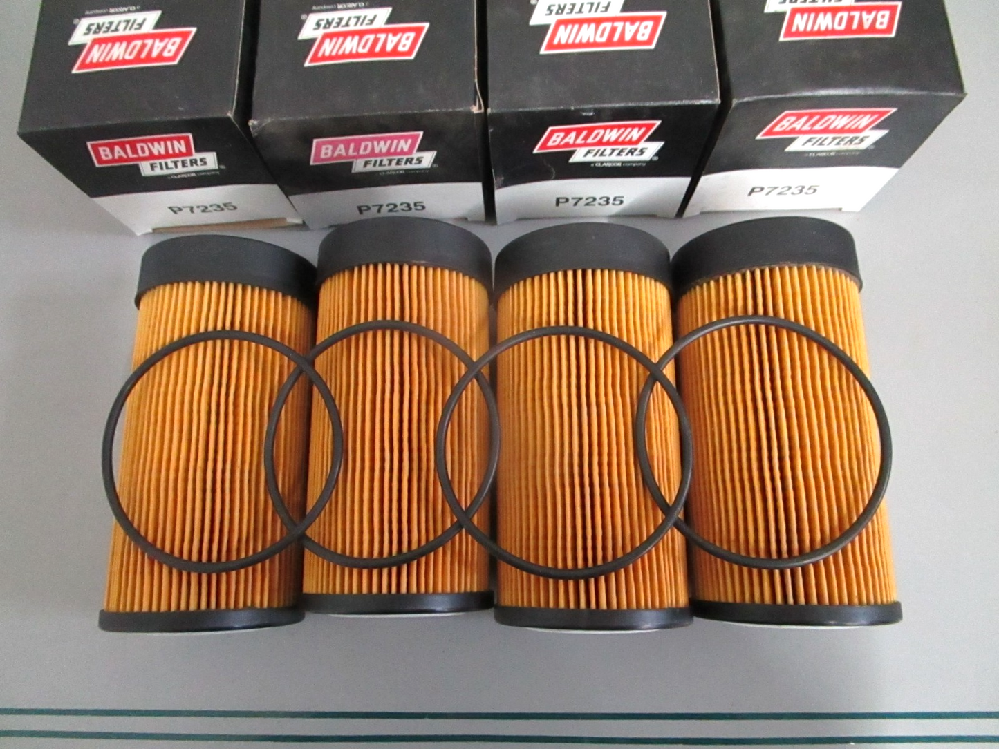 NEW (LOT OF 4) P7235 Baldwin Oil Filter Rep: 57311 57312 WIx 0820