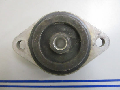 *NEW OEM* 0820 OMC Johnson Evinrude Rear Mount Ay 3853806
