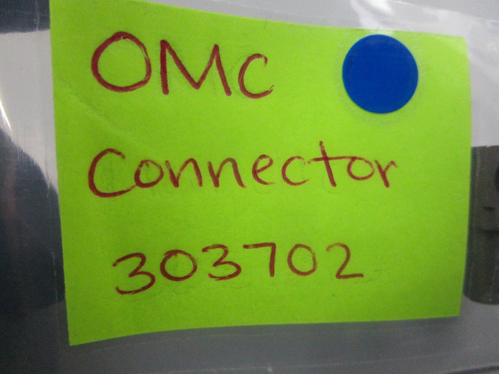 NEW OEM 303702 0303702 OMC Johnson Evinrude Connector 0810