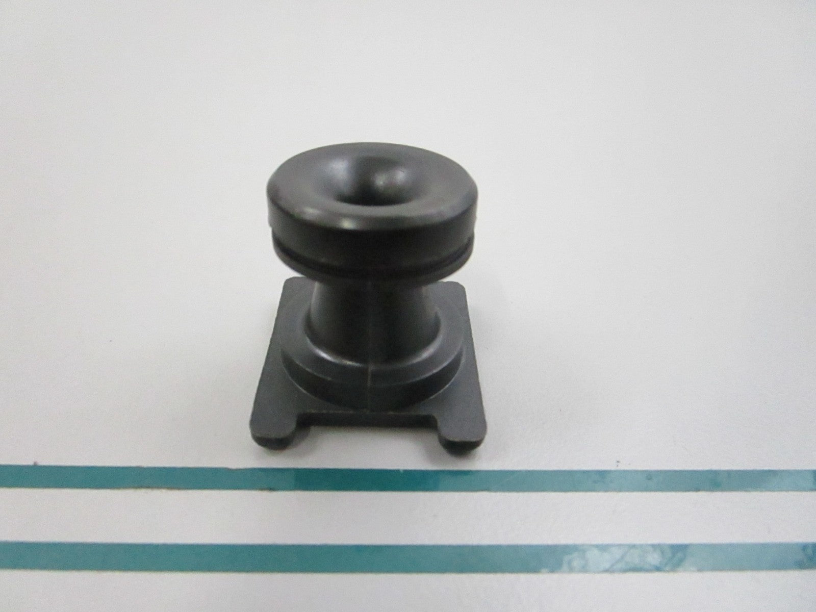 NEW OEM 336148 0336148 OMC Johnson Evinrude Starter Rope Guide 0810