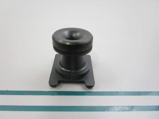NEW OEM 336148 0336148 OMC Johnson Evinrude Starter Rope Guide 0810