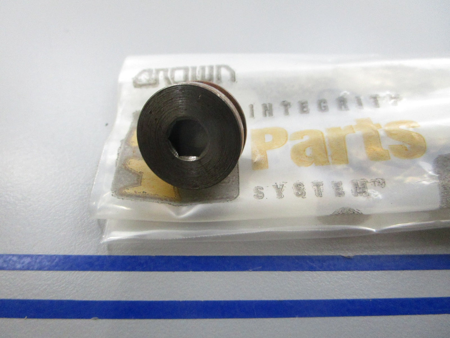 NEW OEM 064198-005 Crown Plug 0810