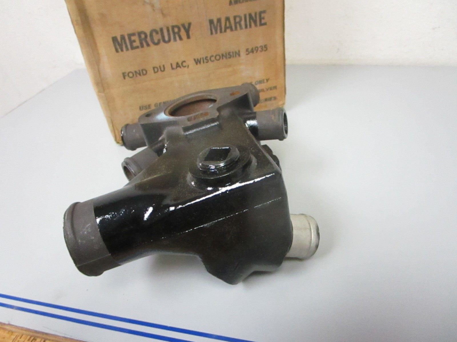 NEW OEM 78985A1 Mercury Mercruiser GM 325 350 454 Thermostat Housing 0720