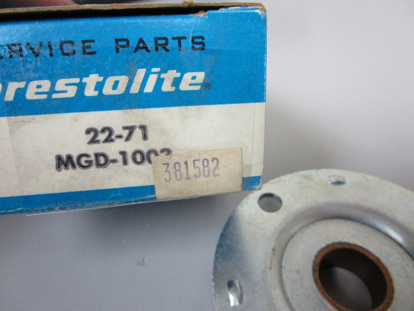 *NEW OEM* 0810 OMC Prestolite Starter End Cap 381582 22-71