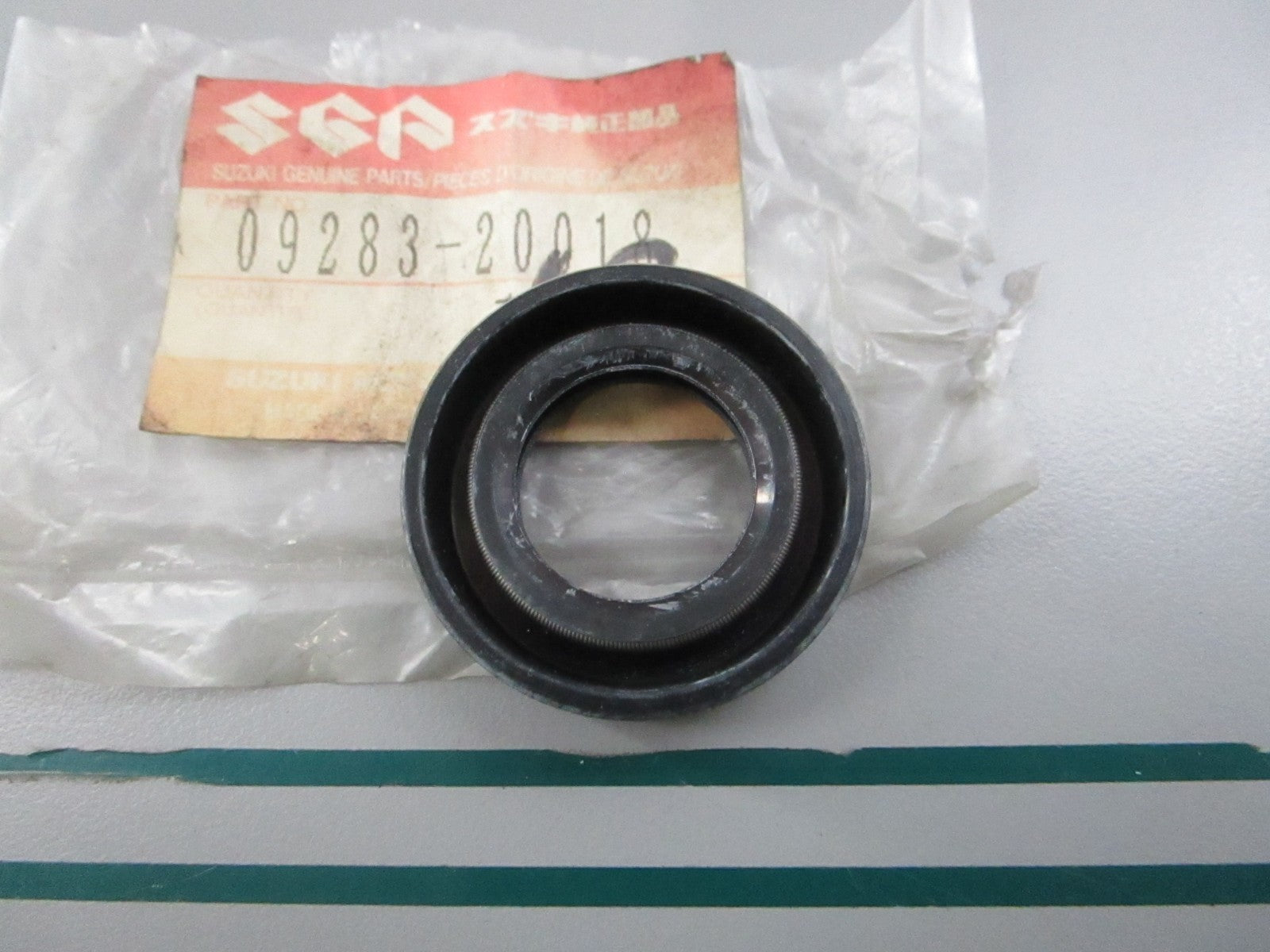 NEW OEM 09283-20018 Suzuki Oil Seal 0810