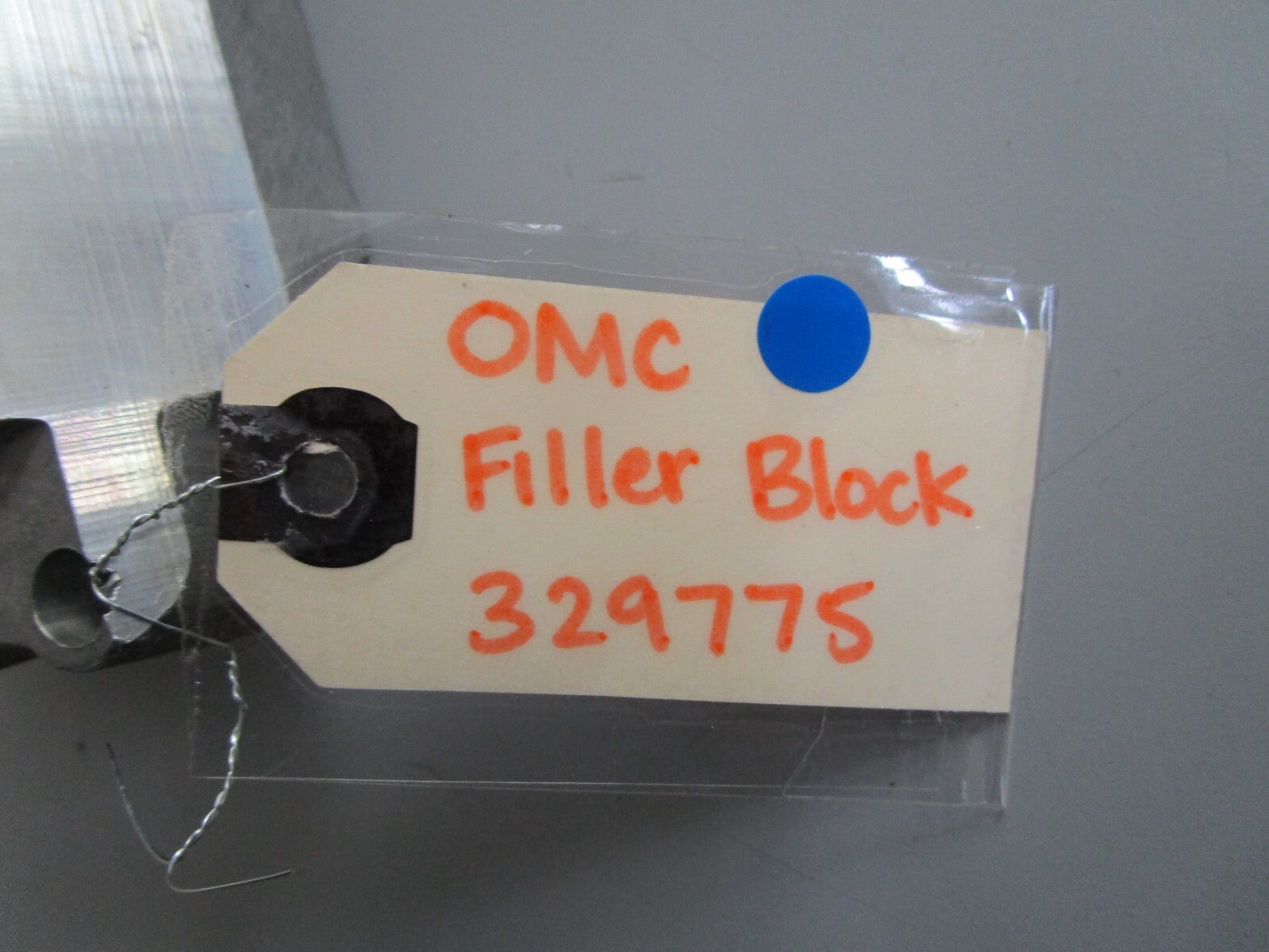 *NEW OEM* 0820 OMC Johnson Evinrude Filler Block 329775 0329775