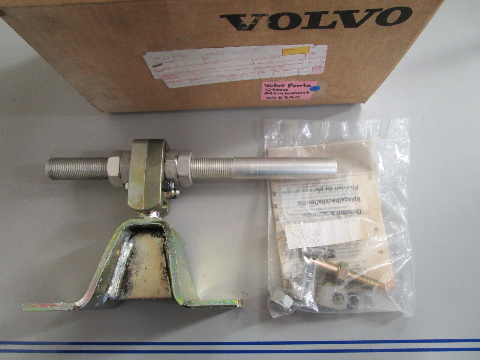 *NEW OEM* 0820 Volvo Penta Stern Attachment 853290