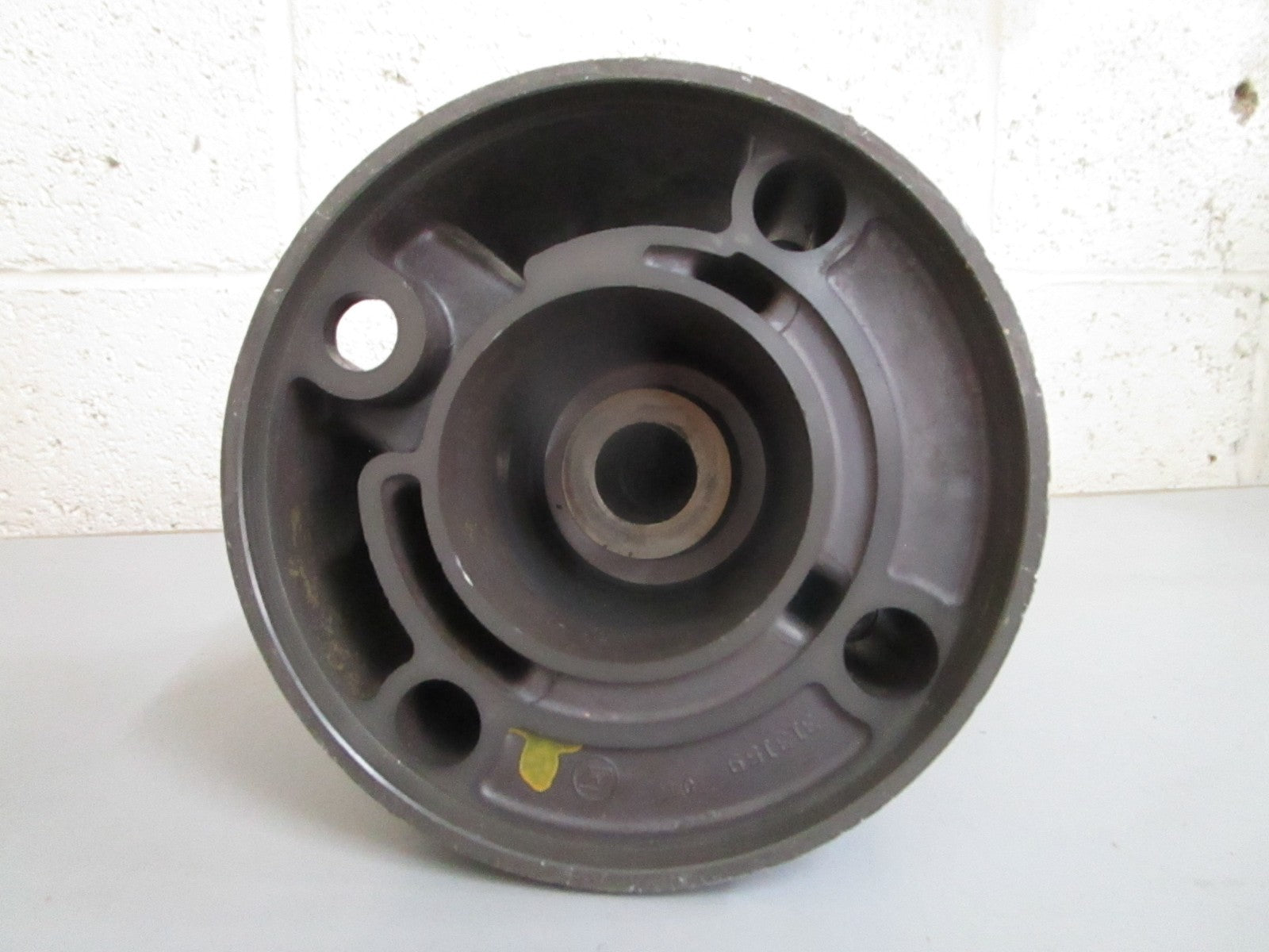 *NEW OEM* 0820 OMC Johnson Evinrude Bearing Housing 981221 0981221