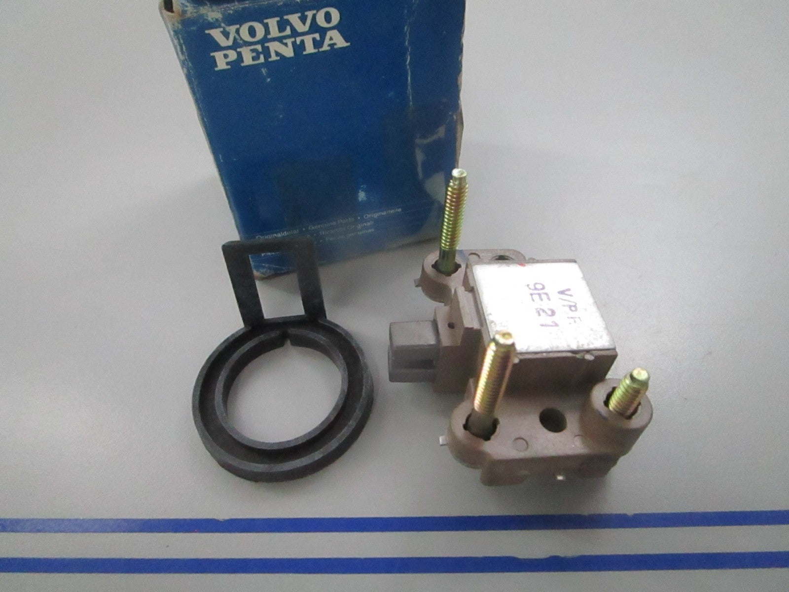 NEW OEM 883832 Volvo Penta Regulator 0810