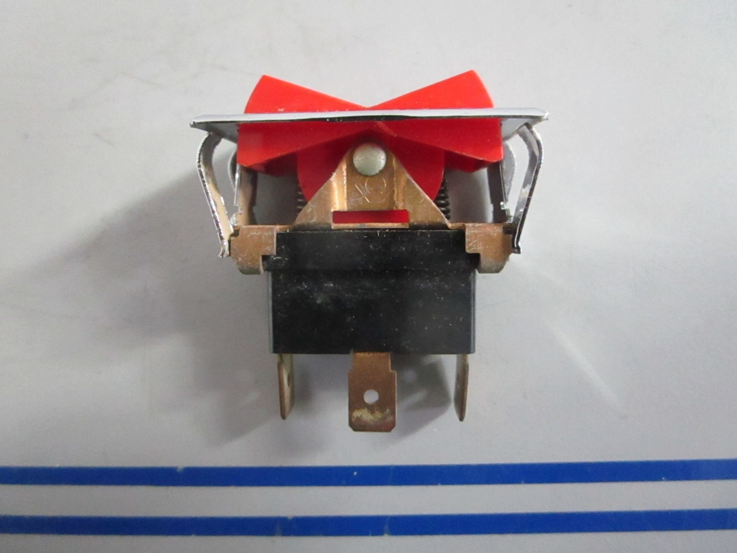 NEW OEM 977746 0977746 OMC Johnson Evinrude Switch 0820