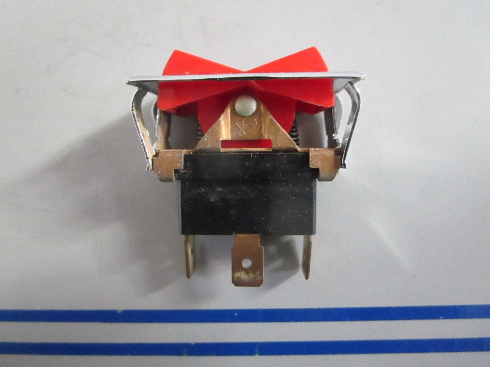 NEW OEM 977746 0977746 OMC Johnson Evinrude Switch 0820