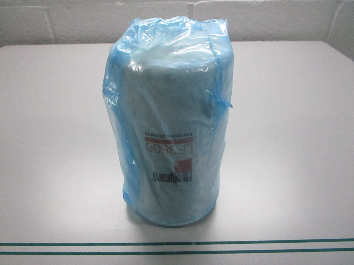 NEW OEM LF3806 Fleetguard Lube Filter 0810