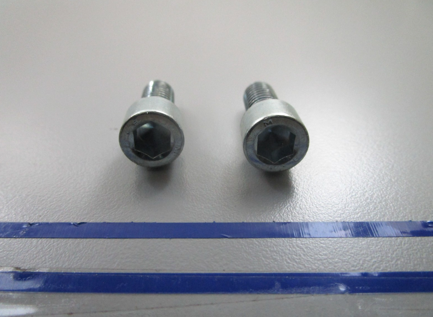 *NEW OEM* (LOT OF 2) 0810 Volvo Penta Hex Screw 956568