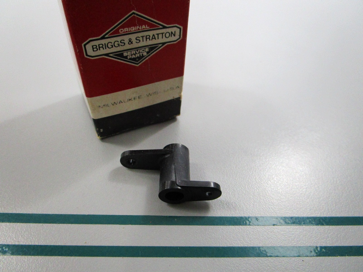 NEW OEM 280272 Briggs & Stratton Bell Crank 0810