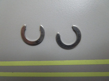 *NEW OEM* (LOT OF 2) 0810 Volvo Penta Retainer 314090