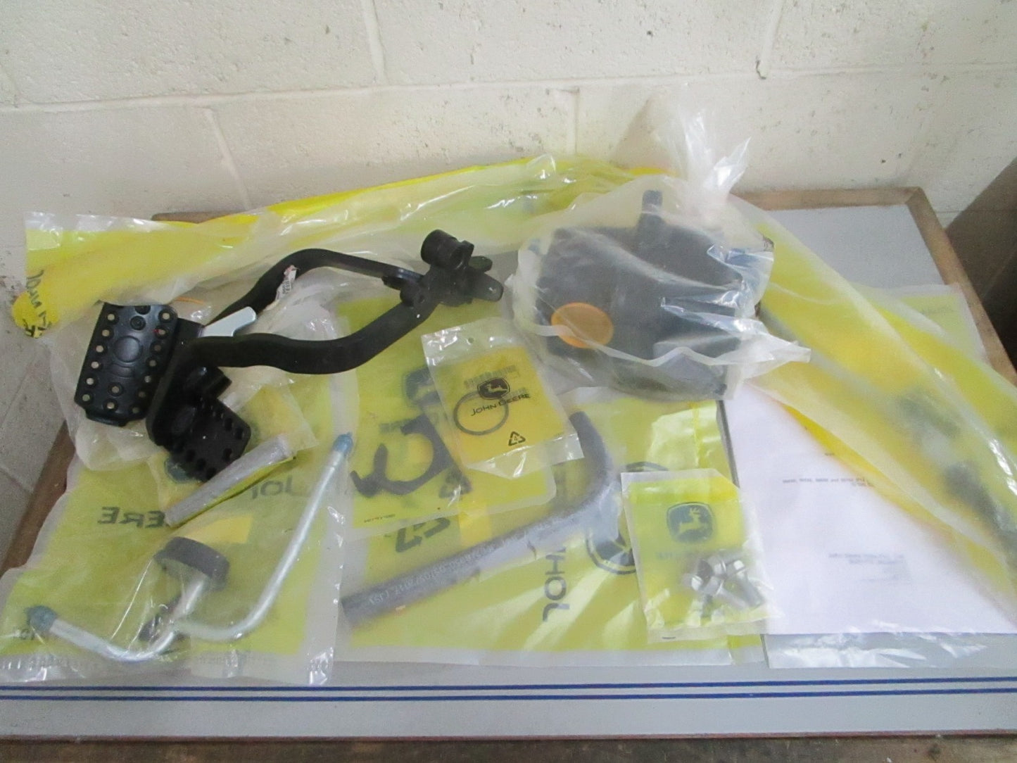 *NEW OEM* 0820 John Deere Dual Stage Brake Valve Kit MPPY10030