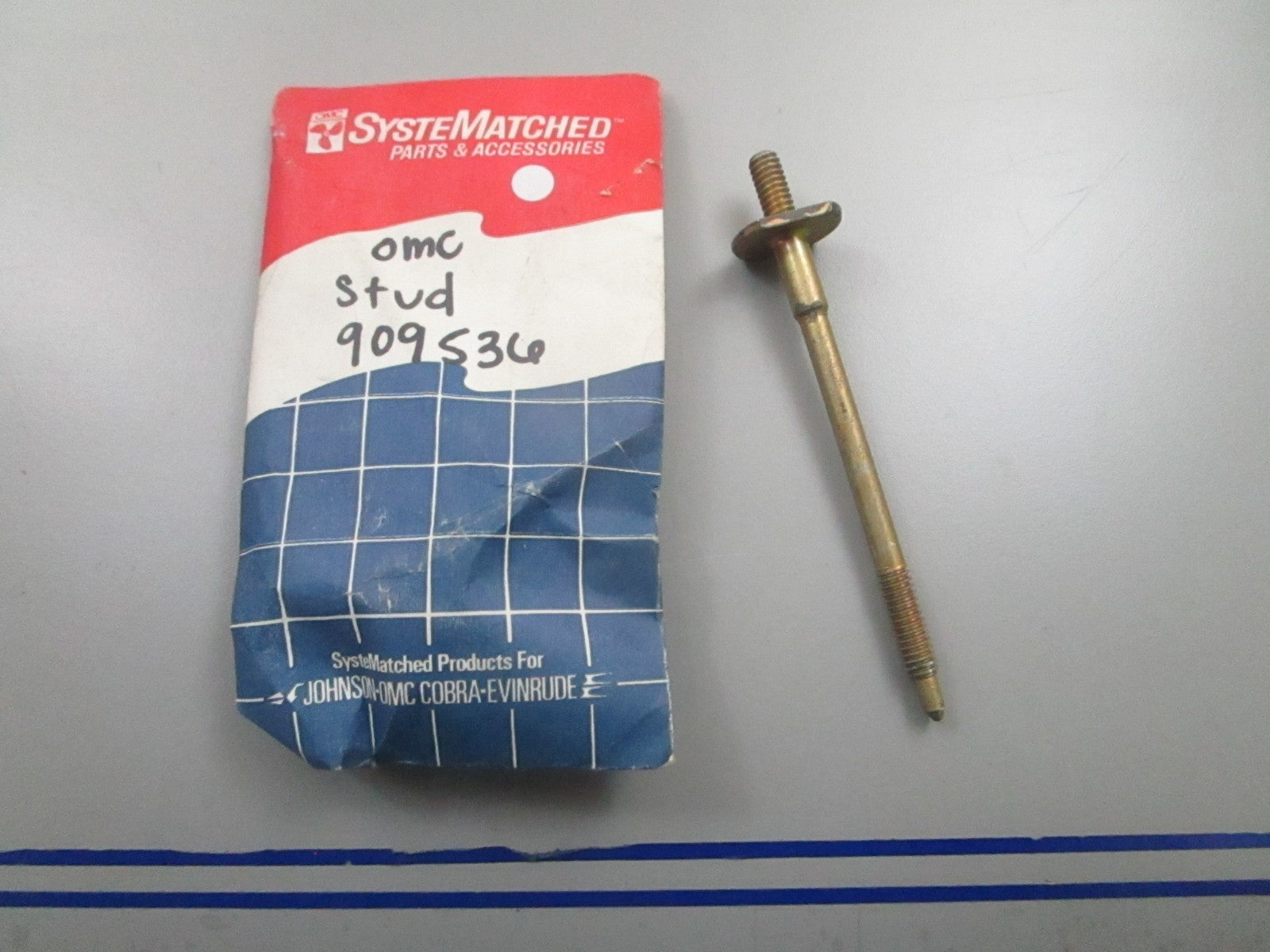 *NEW OEM* 0810 OMC Johnson Evinrude Stud 909536 0909536