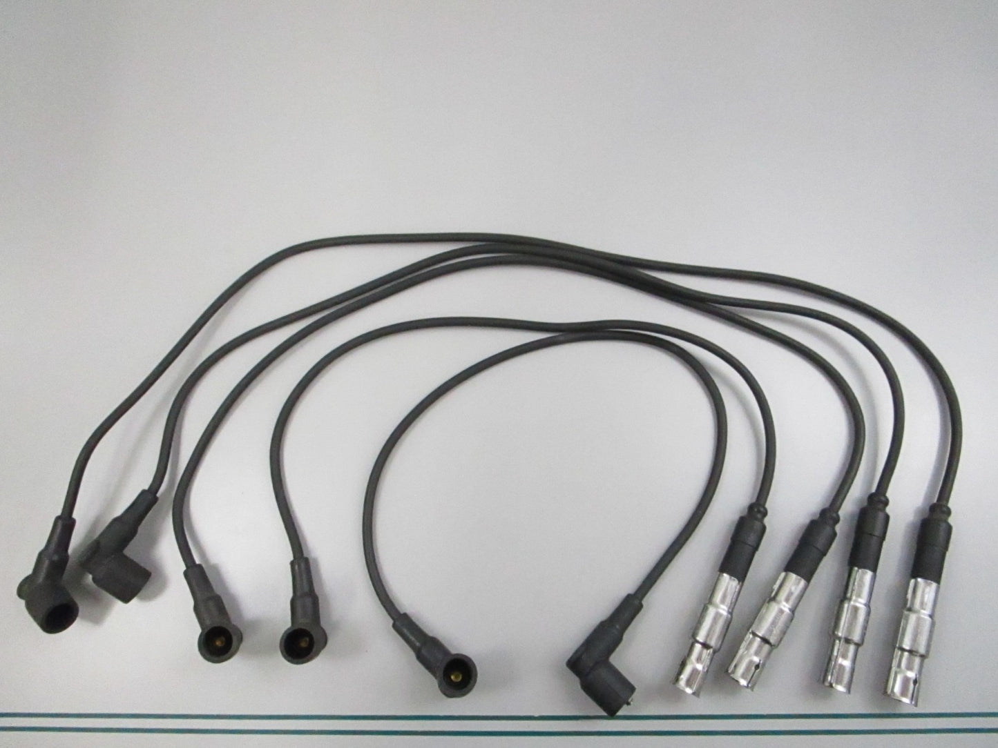 NEW OEM 1021509918 Mercedes-Benz Spark Plug Wire Set 0810