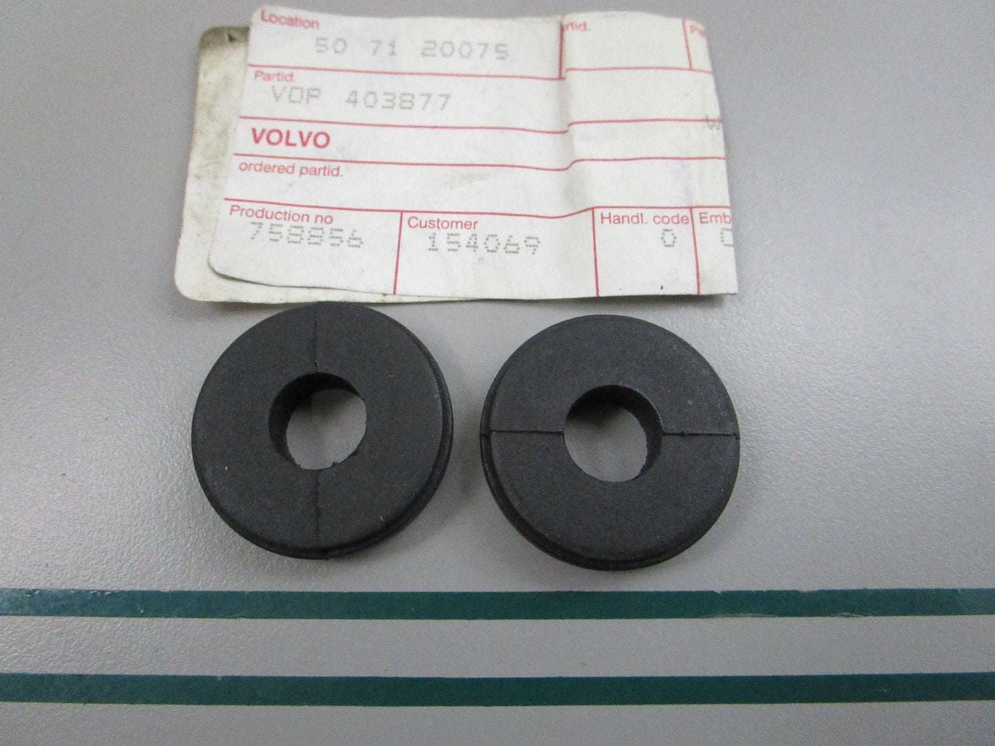 NEW OEM (LOT OF 2) 403877 Volvo Penta Rubber Bushing 0810