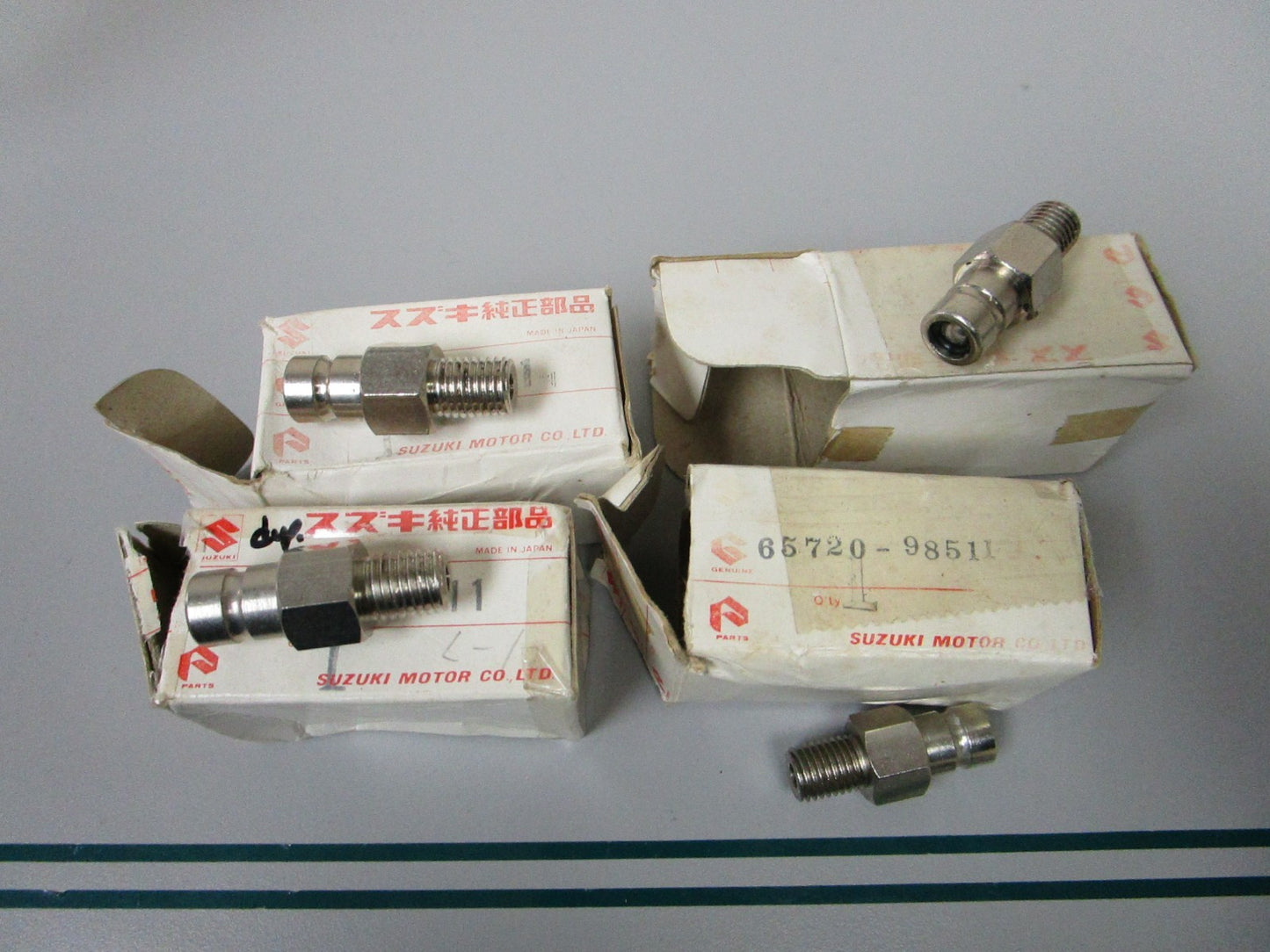 NEW OEM (LOT OF 4) 65720-98511 Suzuki Connector Plug 0810