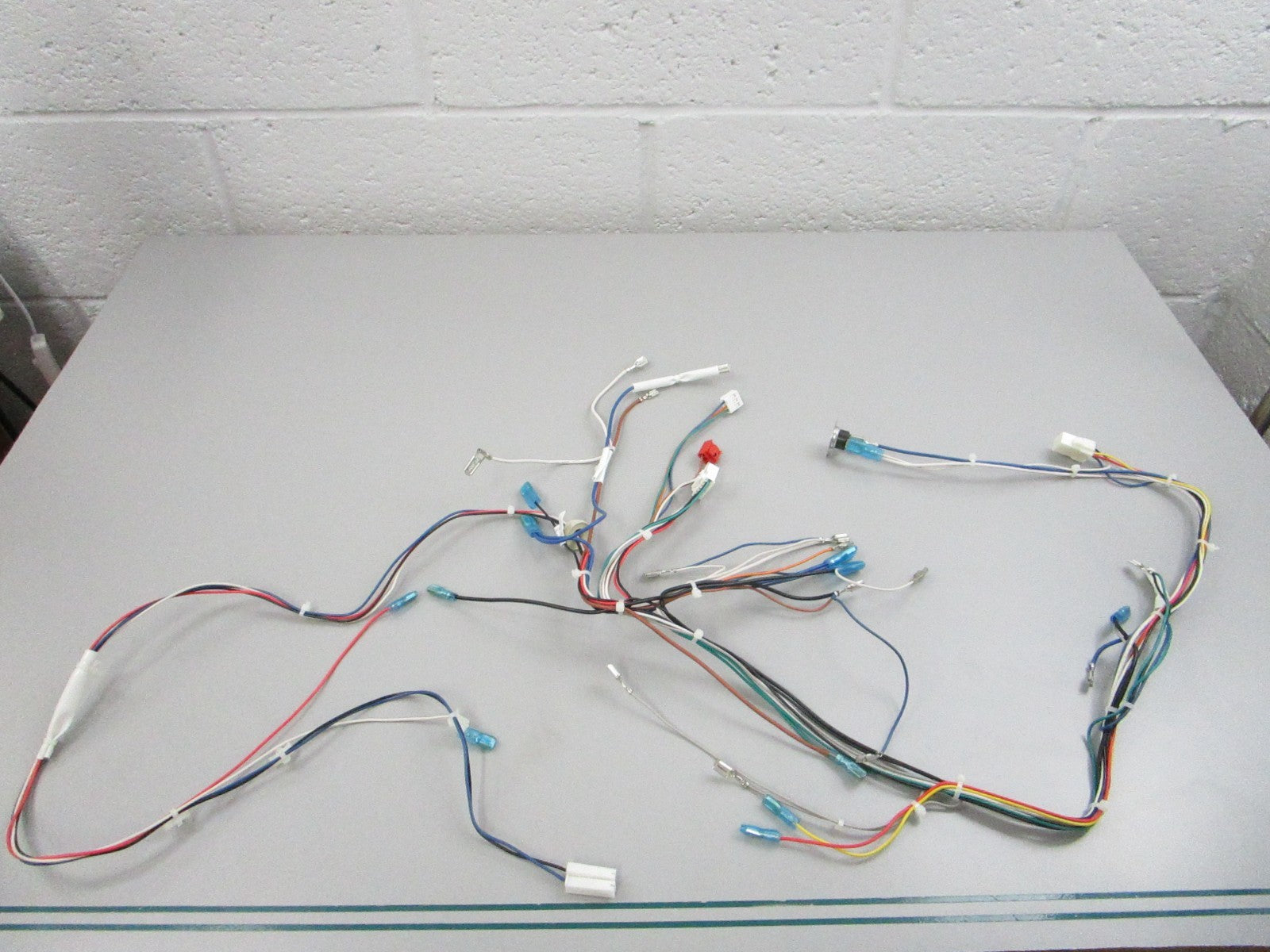 NEW OEM W11469462 Whirlpool Red Main Harness 0810