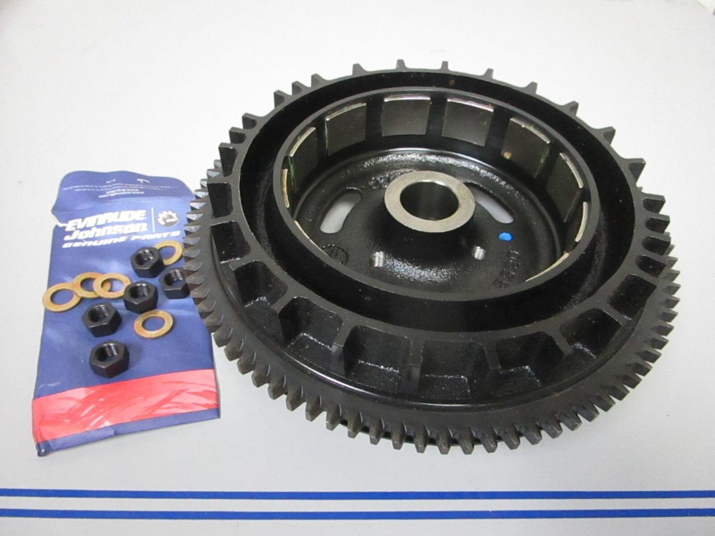 *NEW OEM* 0720 OMC Johnson Evinrude 2011 15hp 25hp 30hp Flywheel 587102