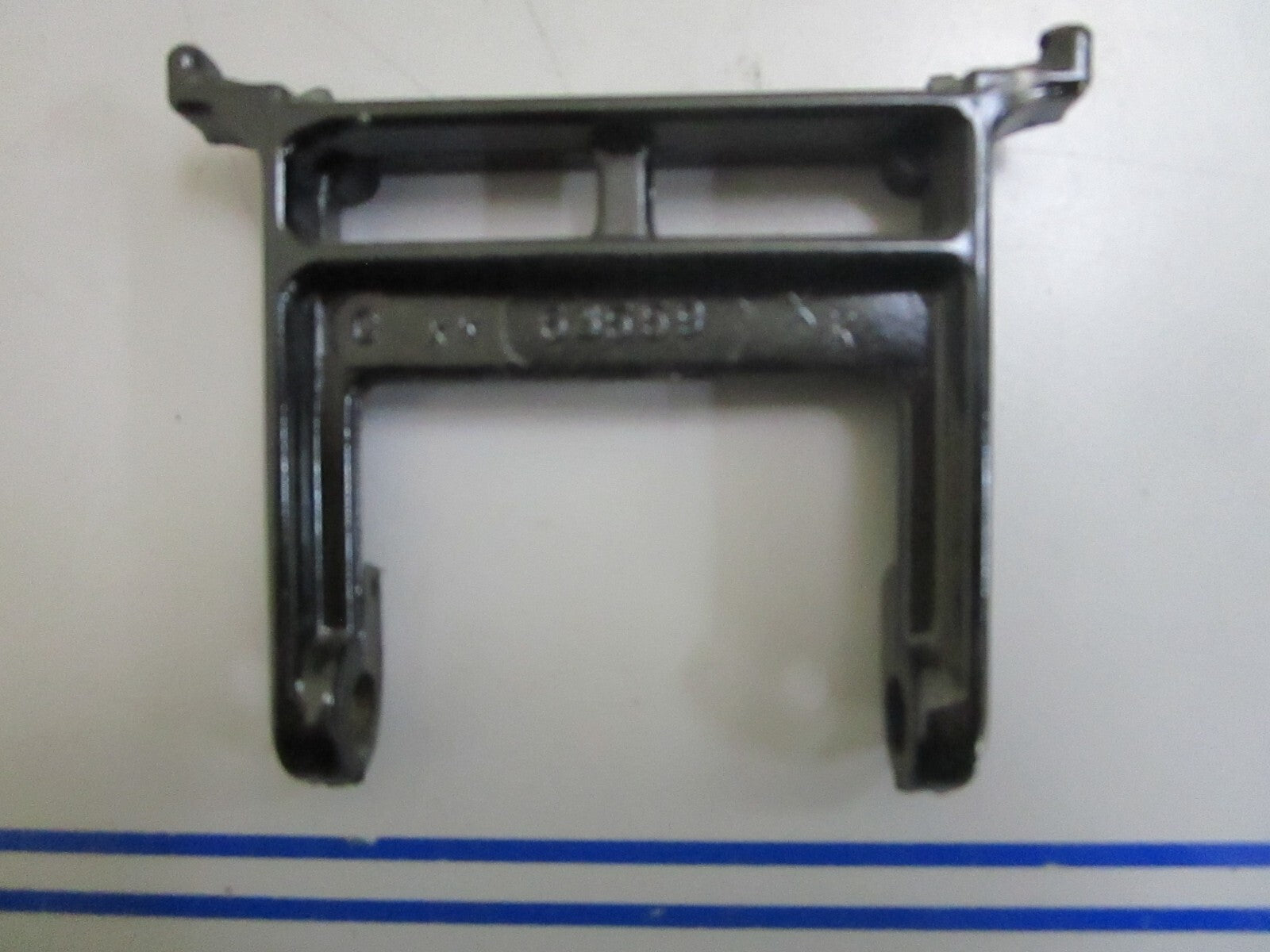 *NEW OEM* 0810 Mercury Quicksilver Bracket 63559