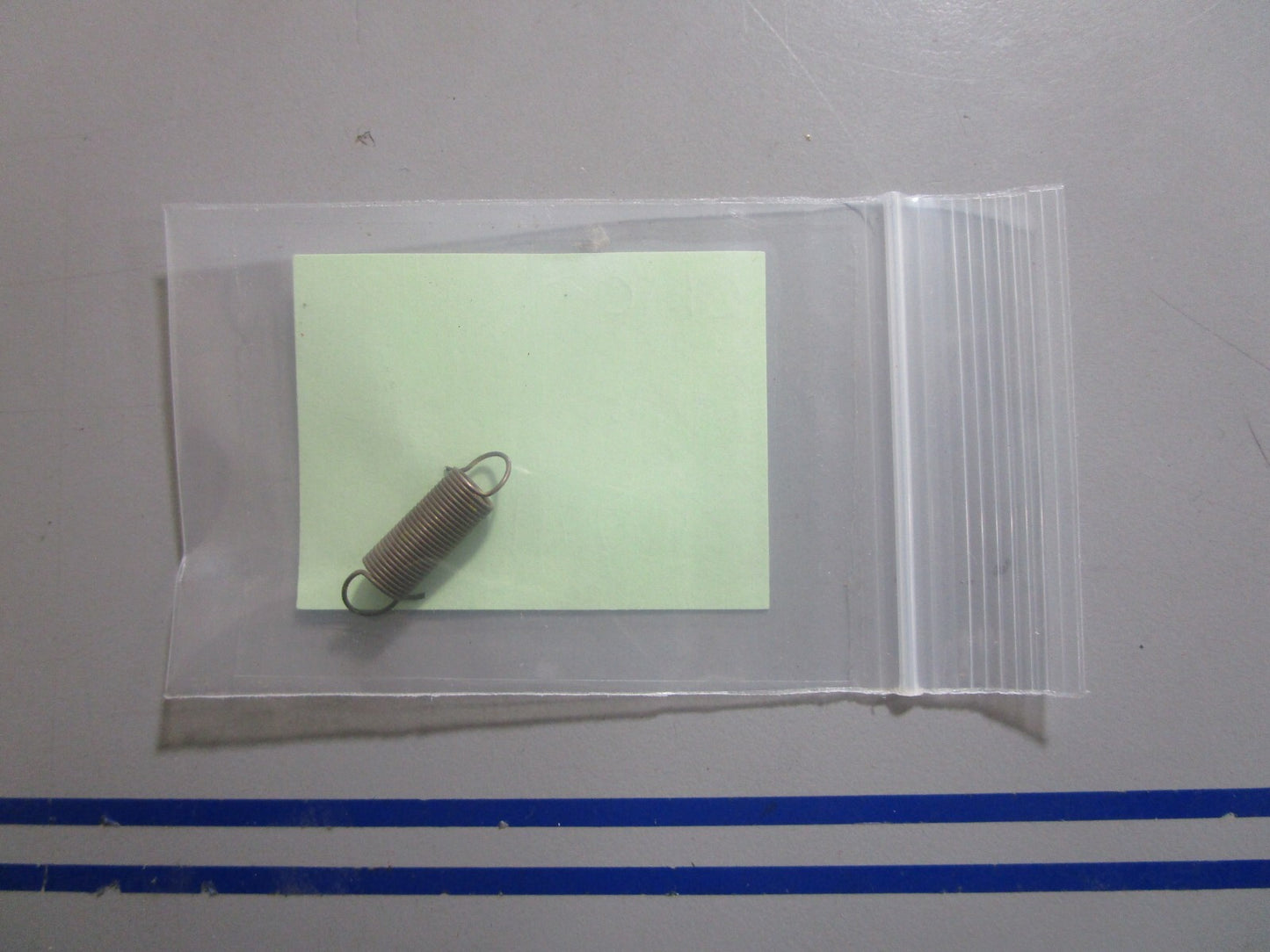 *NEW OEM* 0810 OMC Johnson Evinrude Spring 310774 0310774