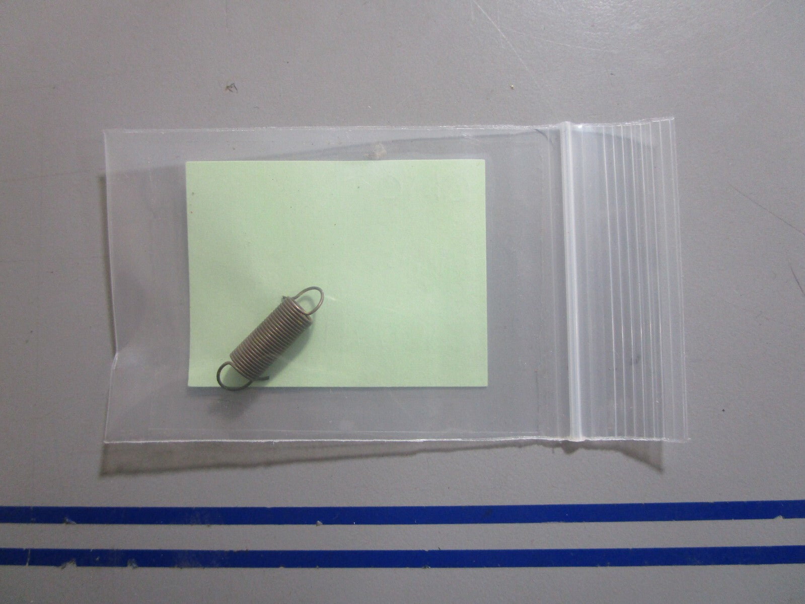 *NEW OEM* 0810 OMC Johnson Evinrude Spring 310774 0310774