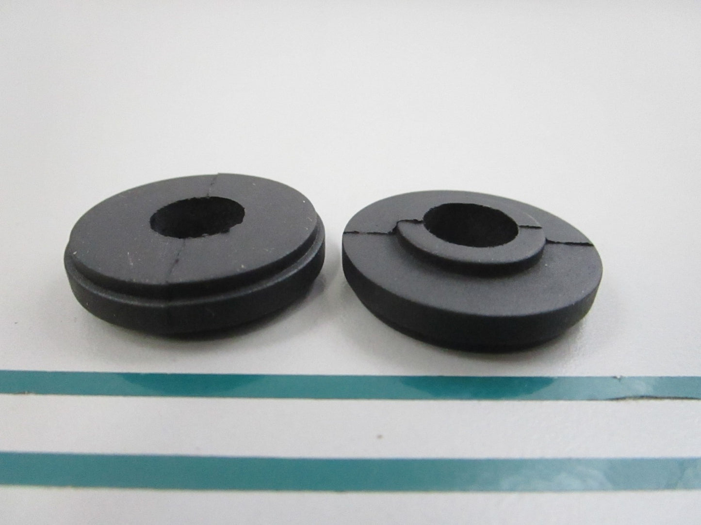 NEW OEM (LOT OF 2) 403877 Volvo Penta Rubber Bushing 0810