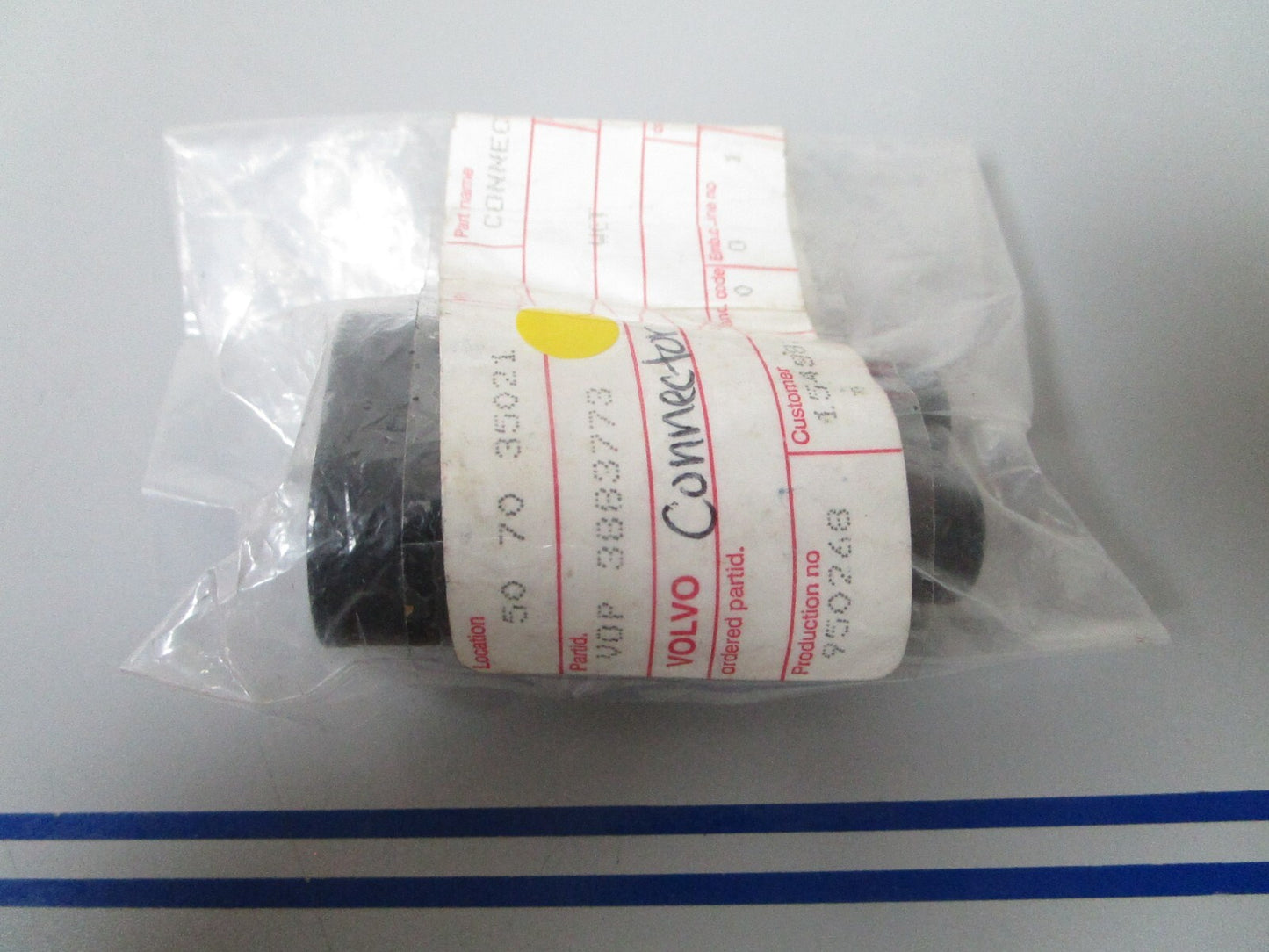 *NEW OEM* 0810 Volvo Penta Connector 3883773
