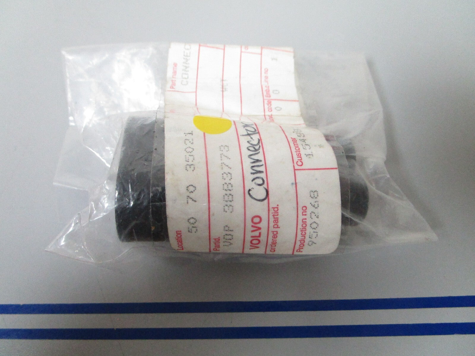 *NEW OEM* 0810 Volvo Penta Connector 3883773