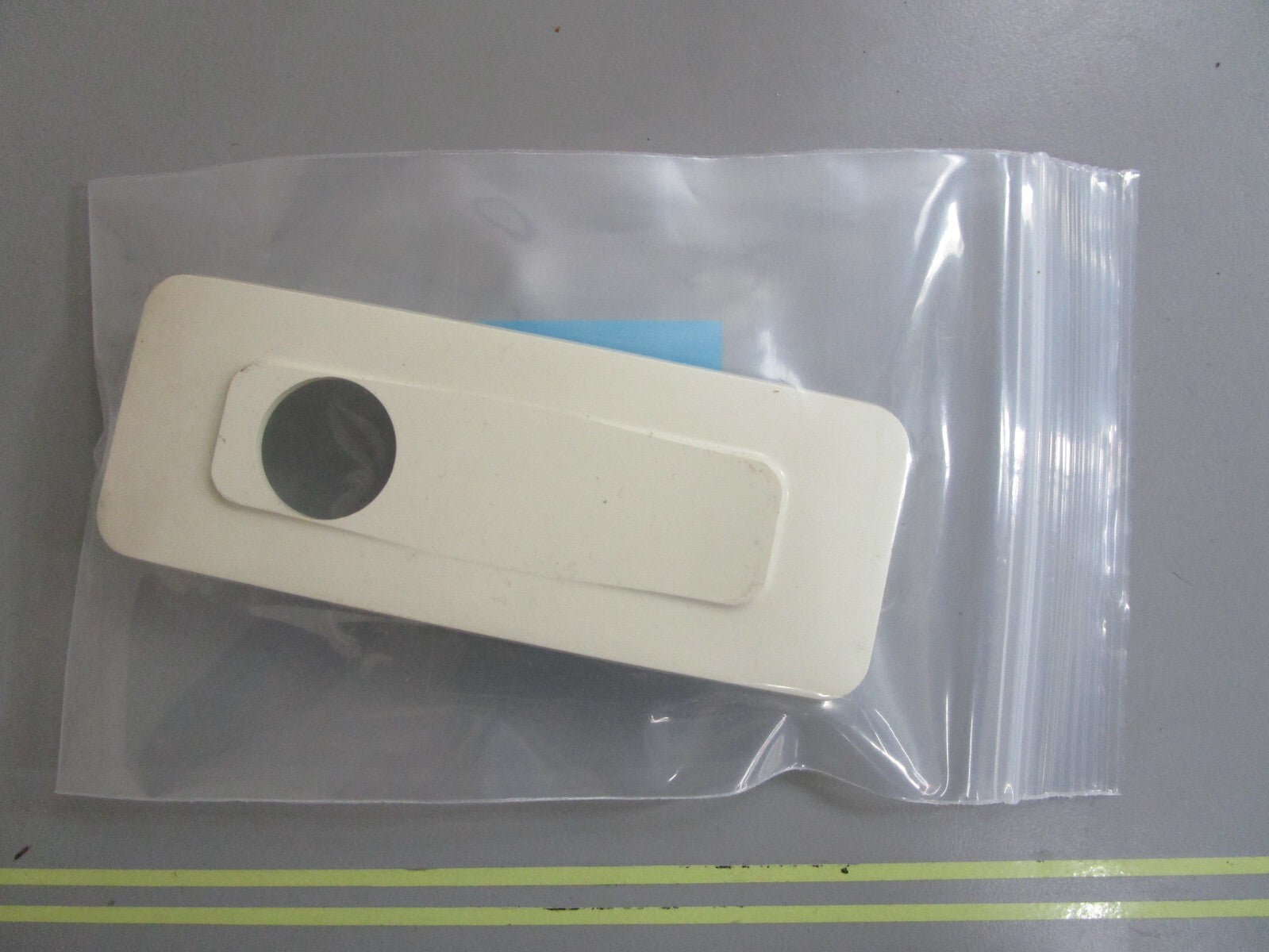 *NEW OEM* 0810 OMC Johnson Evinrude Plastic Cover 325675 0325675