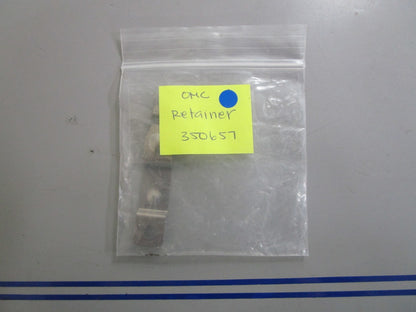 *NEW OEM* 0810 OMC Johnson Evinrude Retainer 350657 0350657