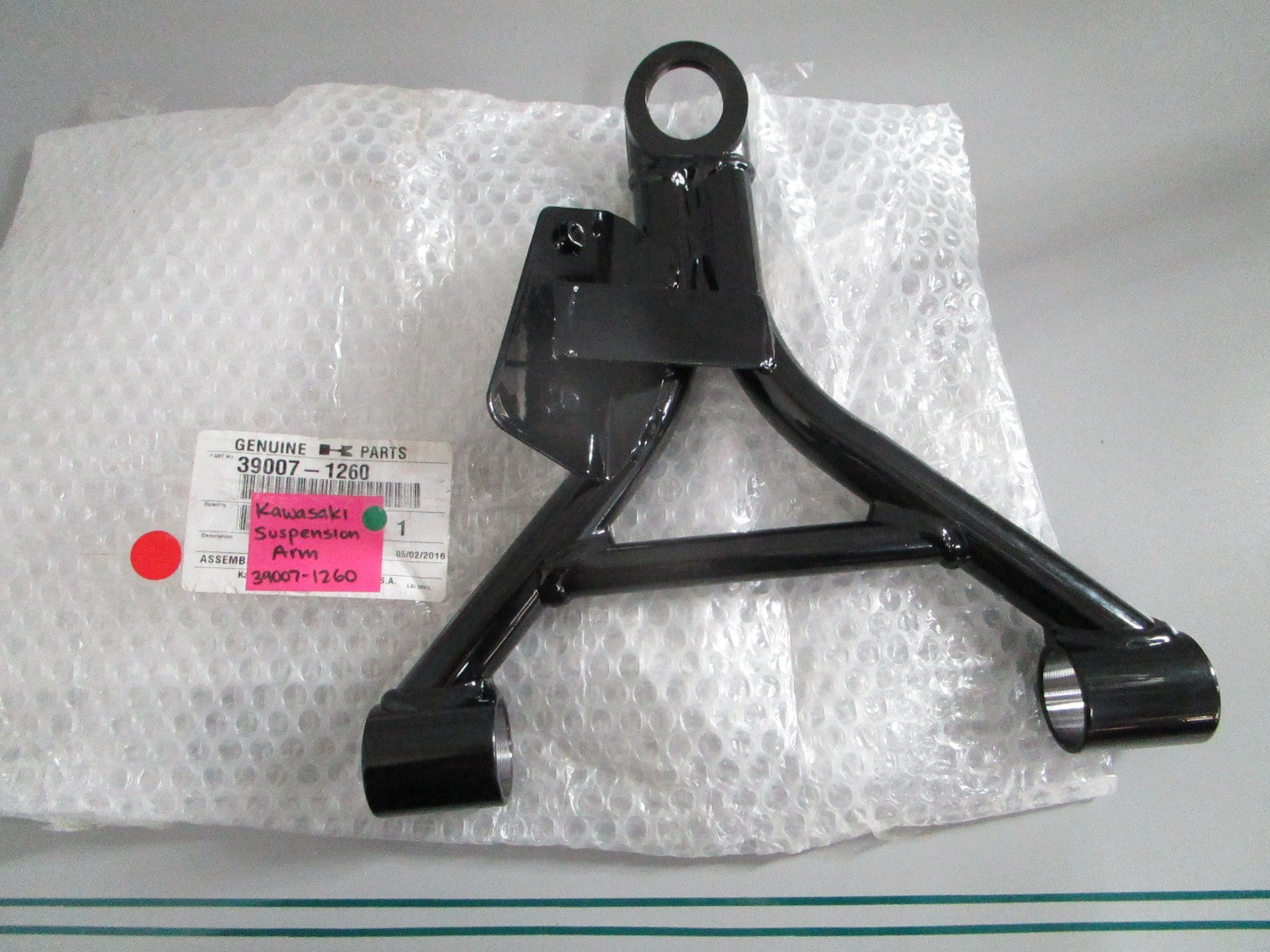 NEW OEM 39007-1260 Kawasaki Suspension Arm 0820