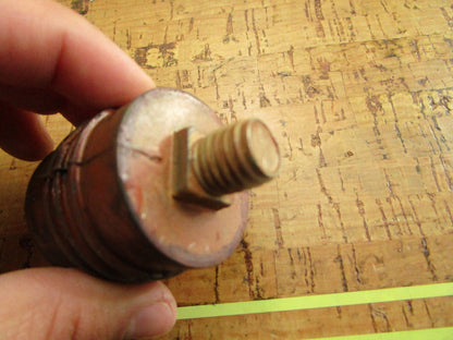 *NEW OEM* 0810 OMC Johnson Evinrude Rubber Mount 303882 0303882