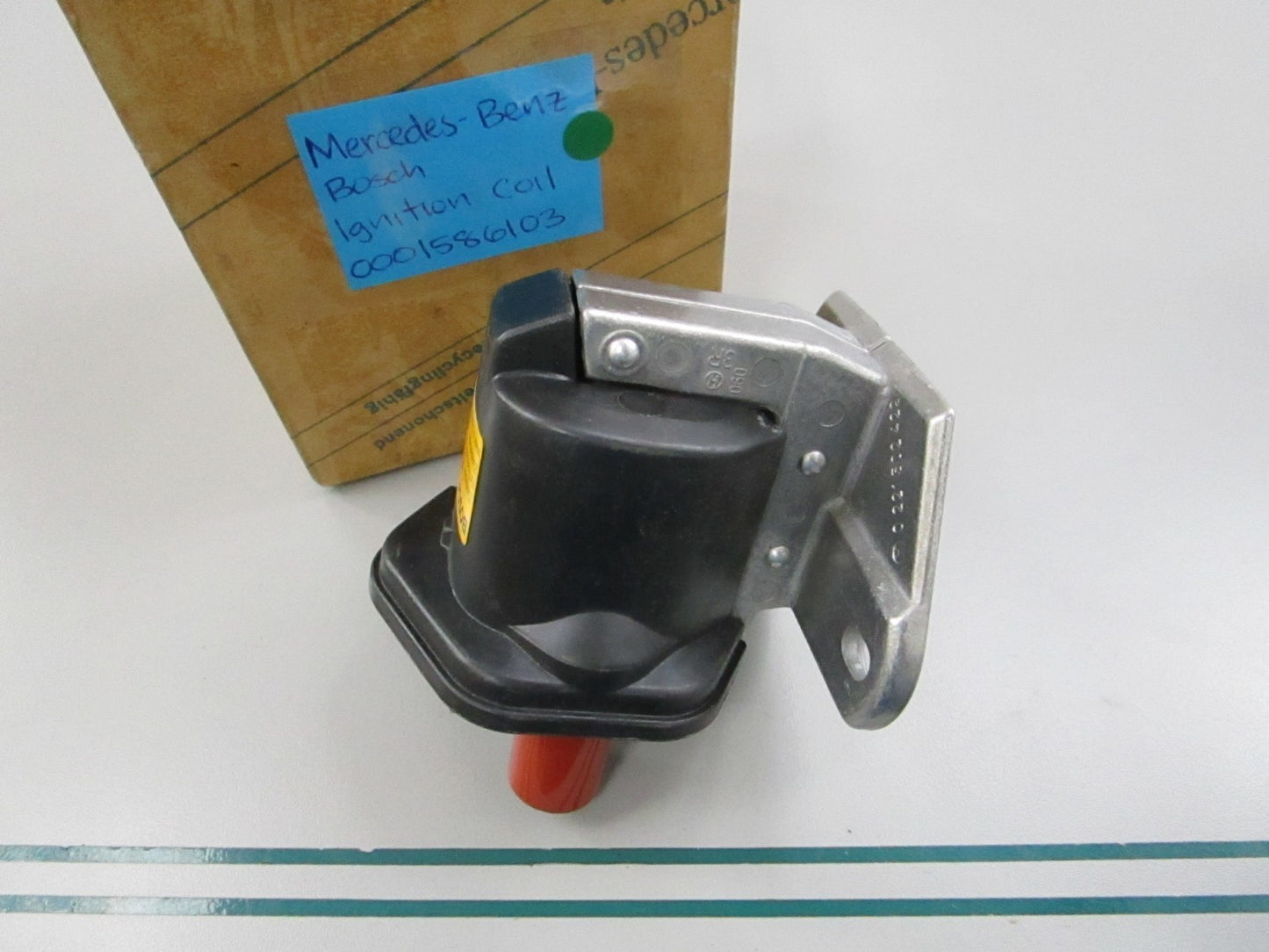 NEW OEM 0001586103 Mercedes-Benz Bosch Ignition Coil 0810