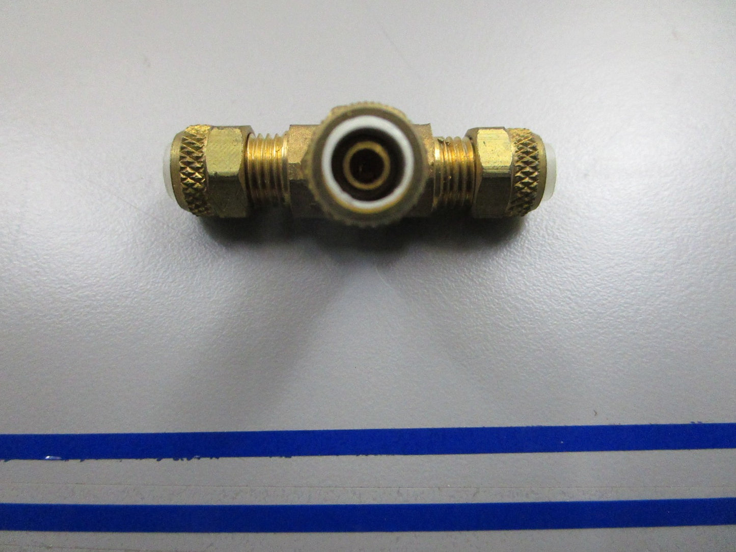 *NEW OEM* 0810 Mercury Quicksilver Fitting 22-16389