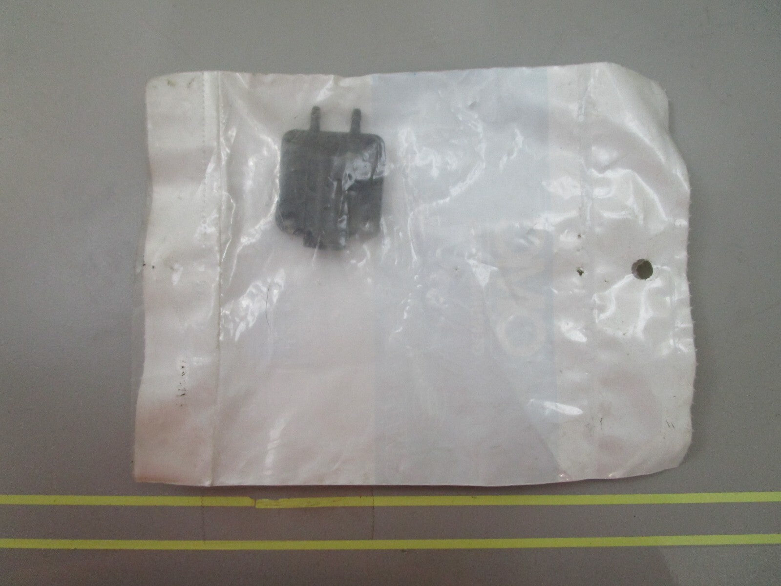 *NEW OEM* 0810 OMC Johnson Evinrude Primer Solenoid Cover 341071 0341071