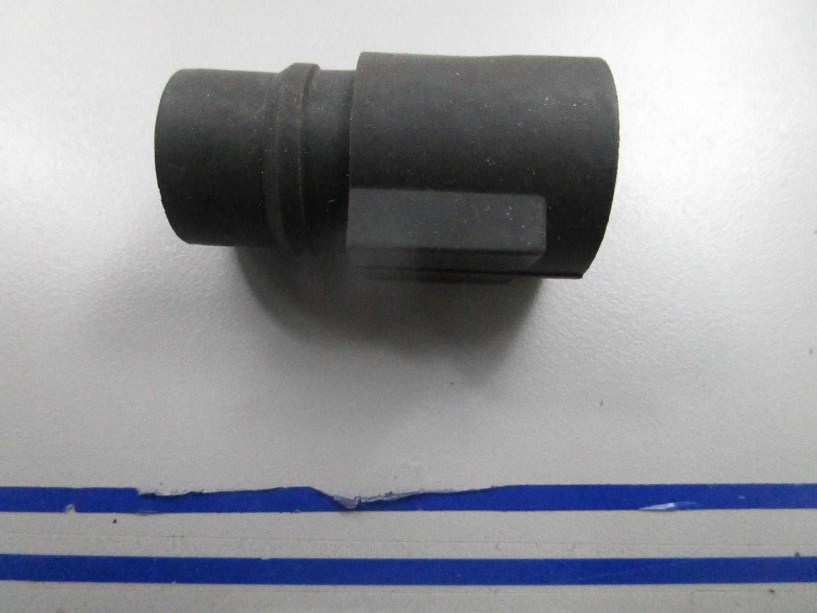 *NEW OEM* 0810 OMC Johnson Evinrude Connector 513201 0513201