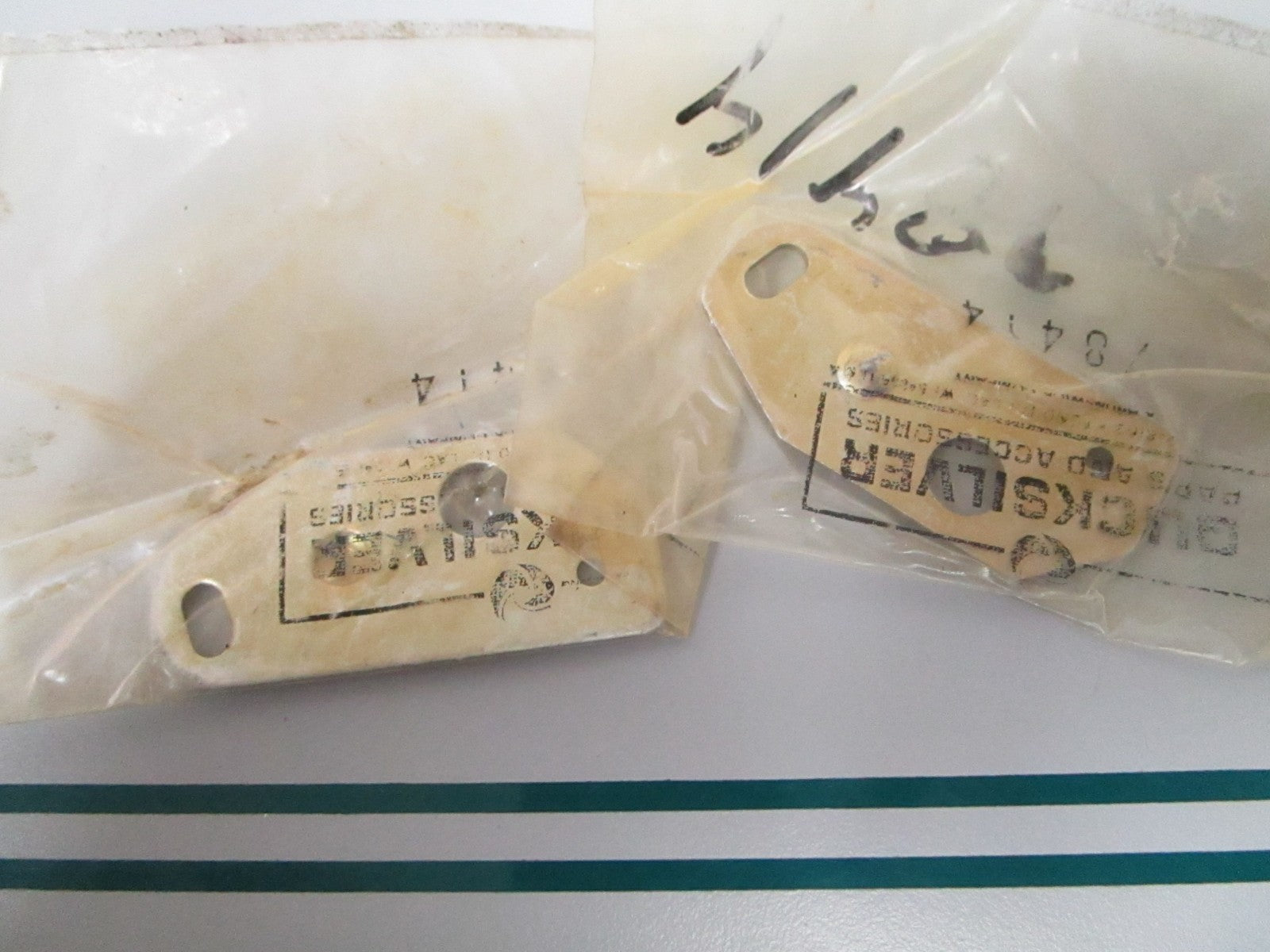 NEW OEM (LOT OF 2) 78414 Mercury Quicksilver Retainer 0810