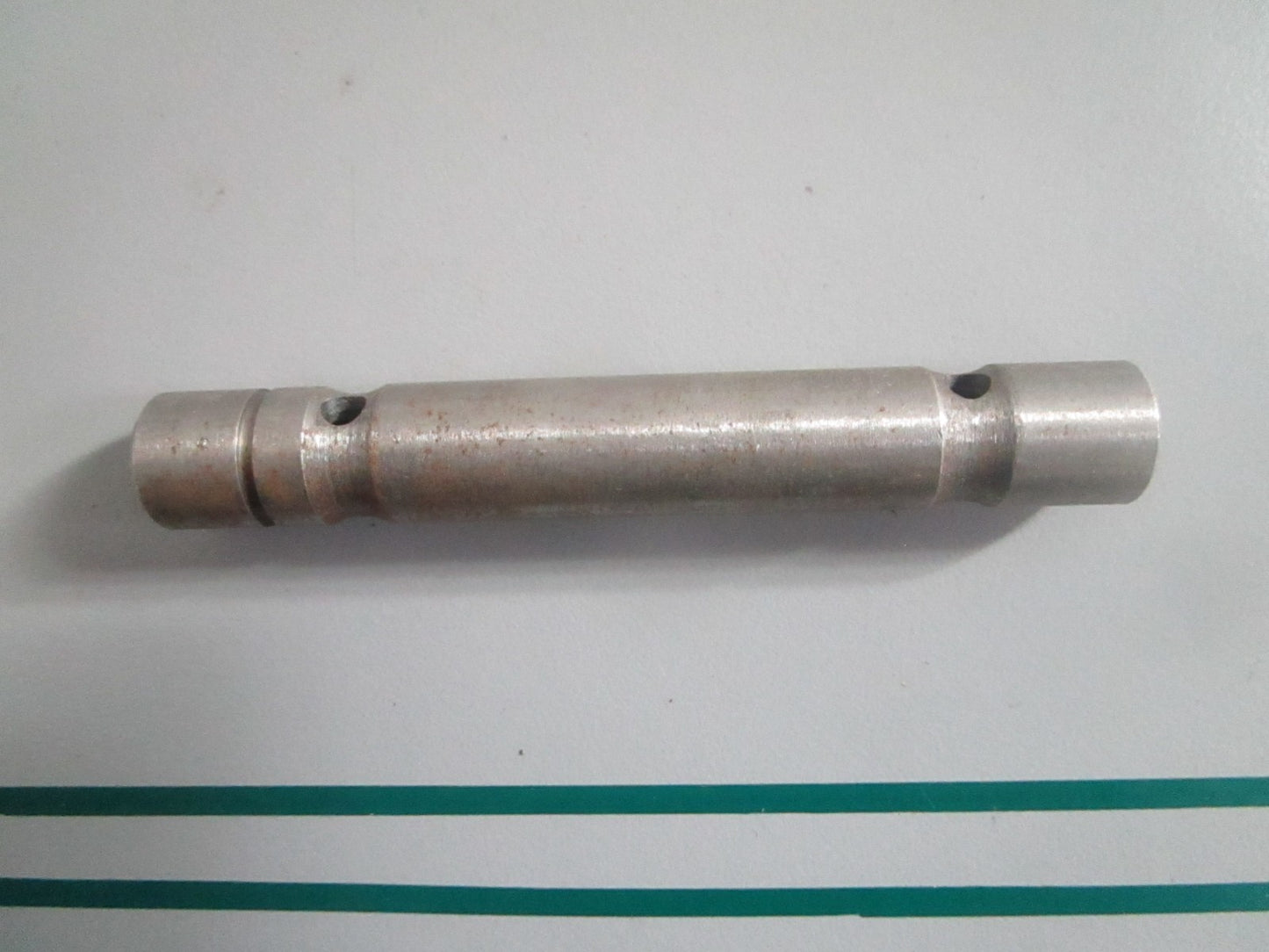 NEW OEM 318257 0318257 OMC Johnson Evinrude Tilt Lock Shaft 0820