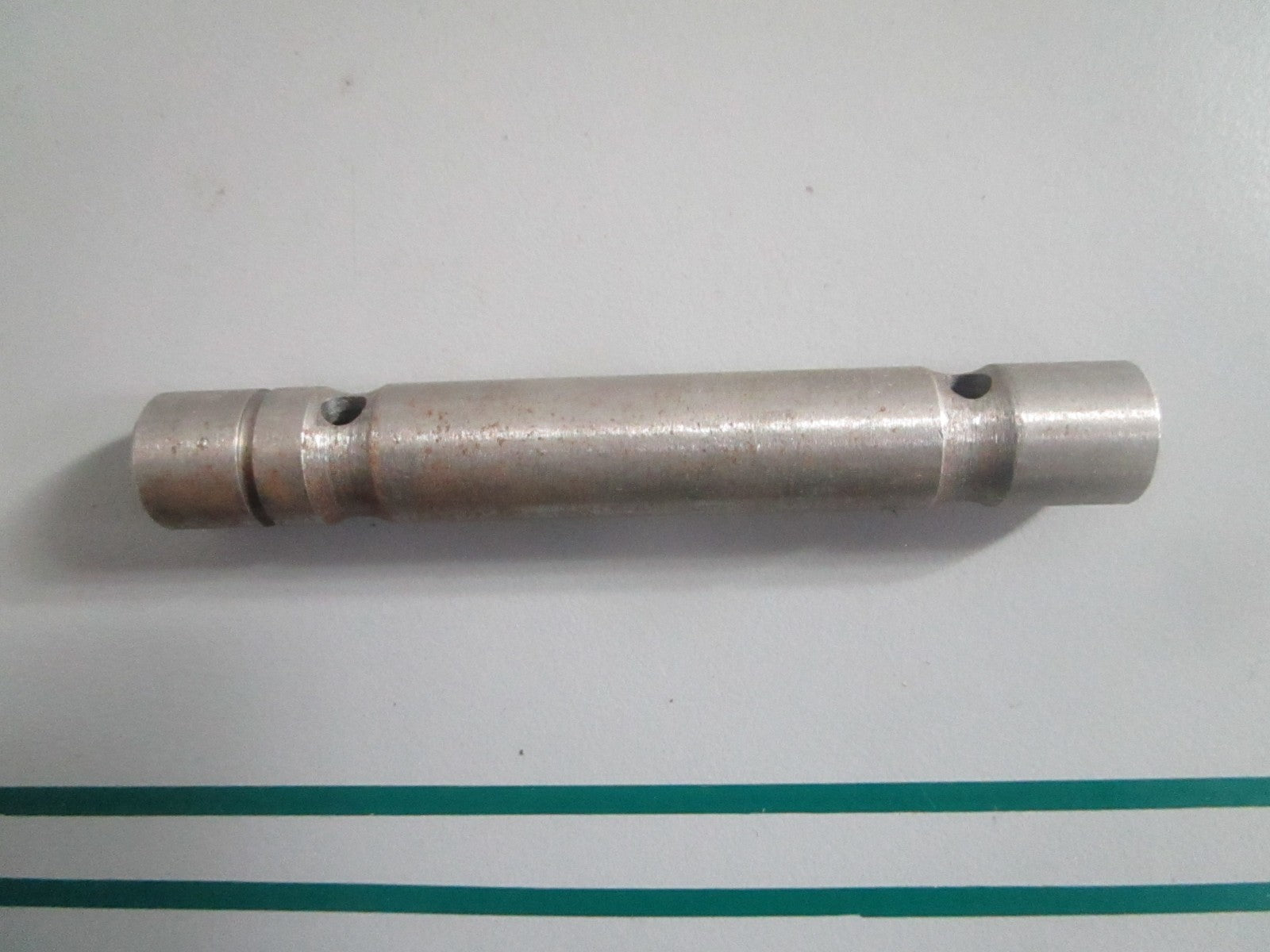 NEW OEM 318257 0318257 OMC Johnson Evinrude Tilt Lock Shaft 0820