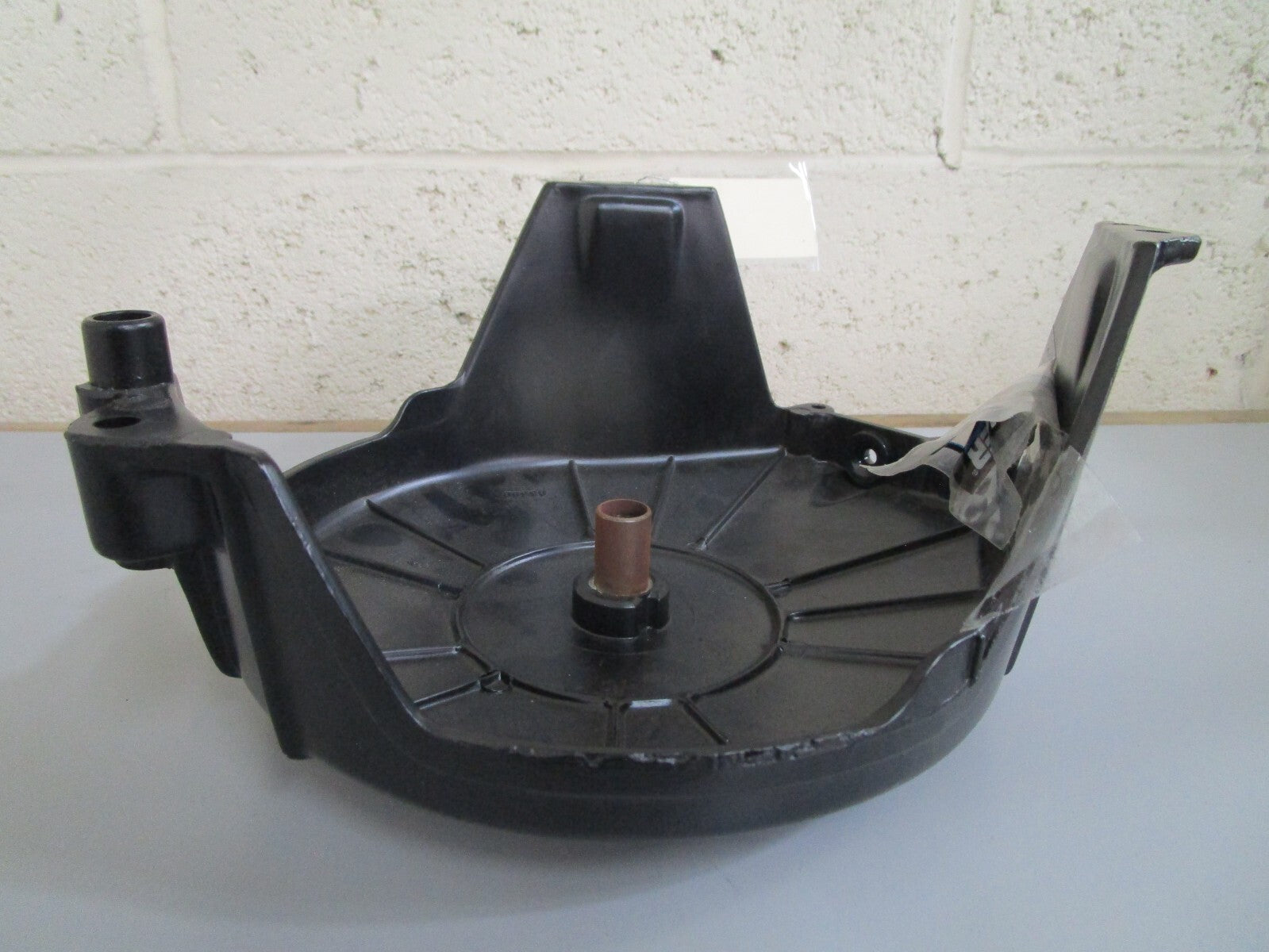 *NEW OEM* 0820 Mercury Quicksilver 15 20 25HP Starter Housing 86689A5 86689